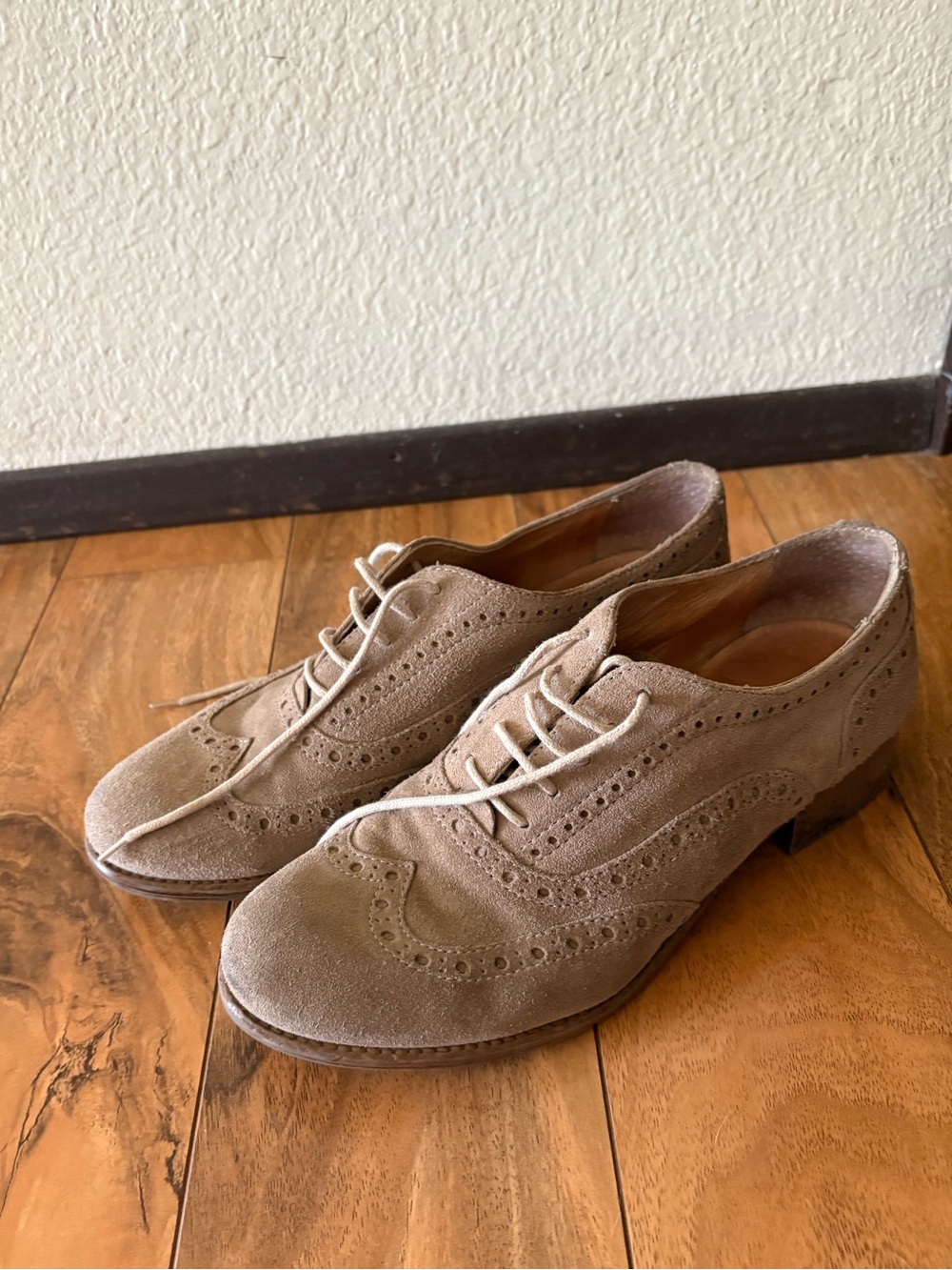 Suede Oxfords in Light Brown - Size 39/ 8.5